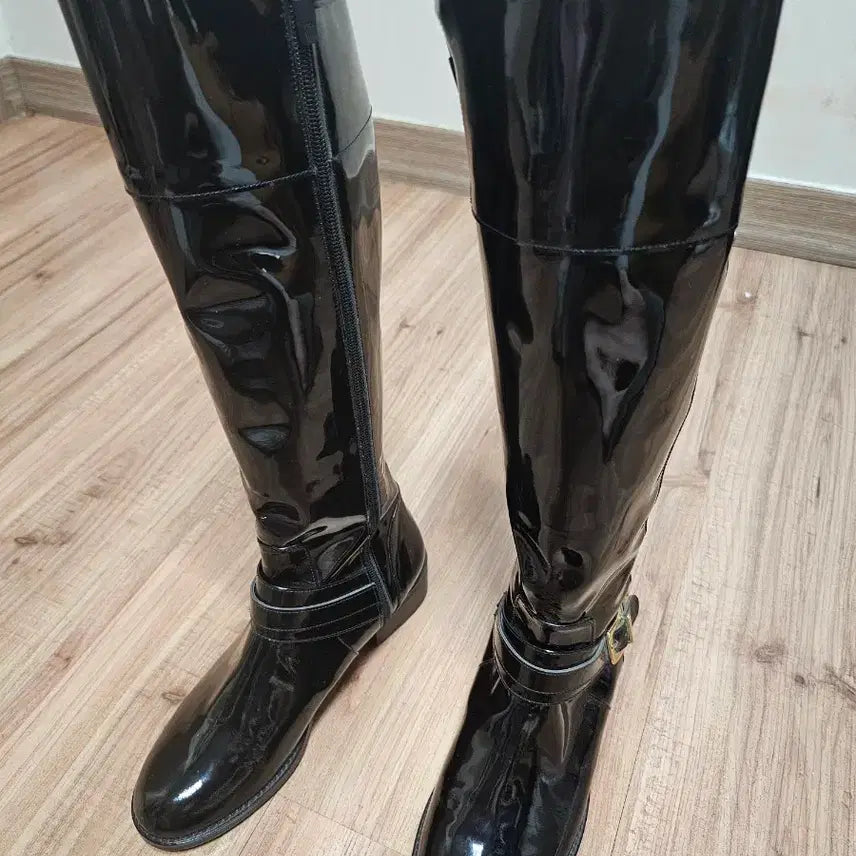 [BUNJANG] Long Boots (240) - Unique Patent Leather / 롱부츠(새상품/240) 유니크한 애나멜 가죽 롱부츠