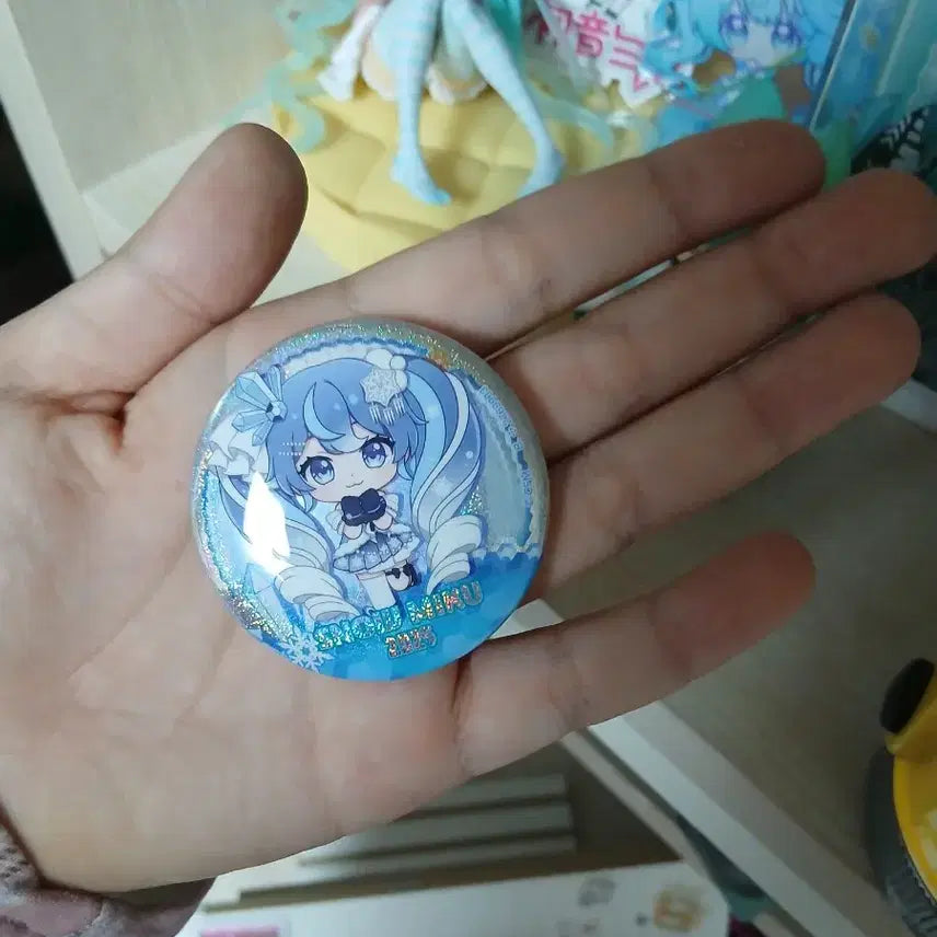 [BUNJANG] Hatsune Miku 2025 Yukimiku Can Badge / 하츠네미쿠 2025유키미쿠 캔뱃지