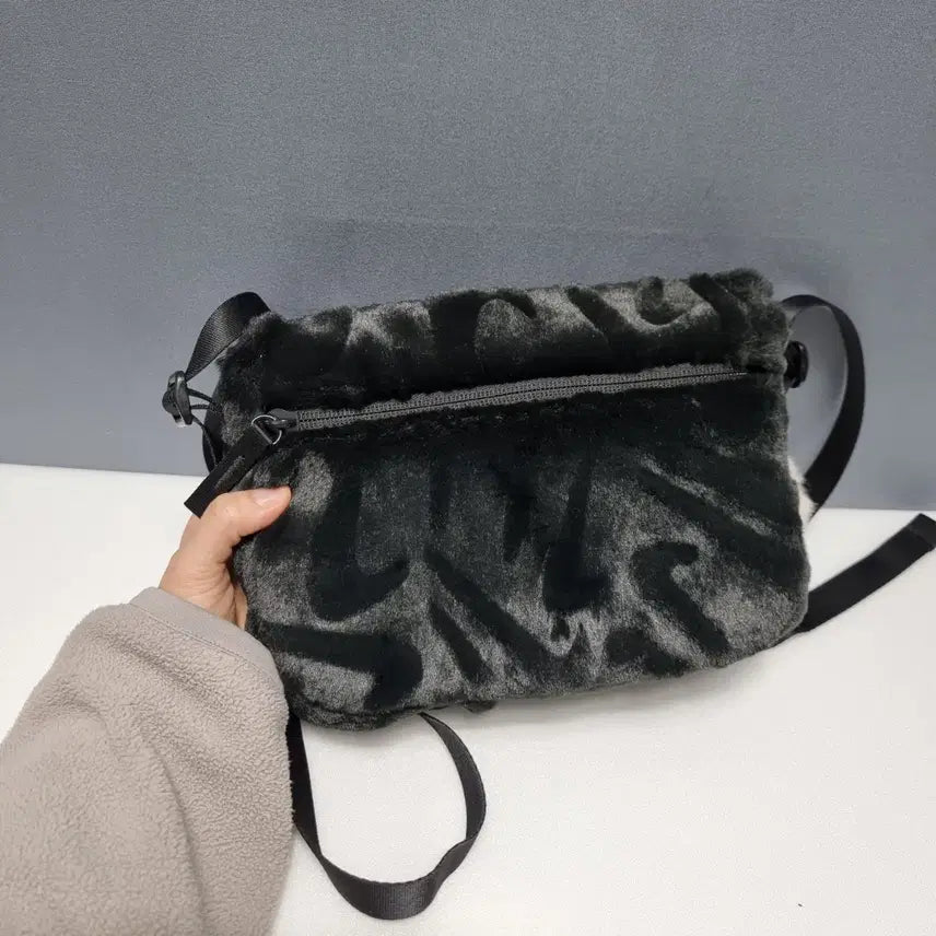 [BUNJANG] Nike Velour Crossbody Bag / ㅡ나이키 벨루어 크로스백 ㅡ0205