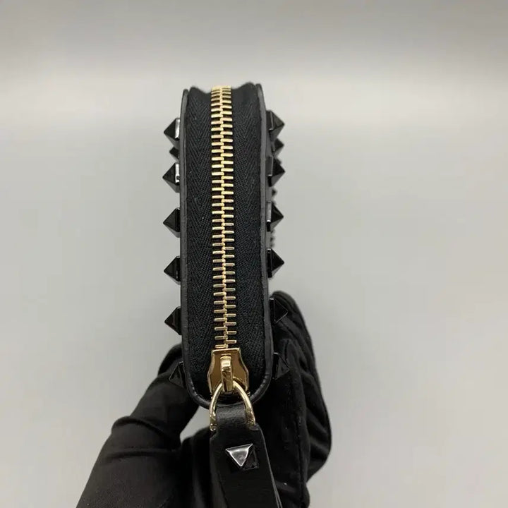 [BUNJANG] Valentino Garavani Rockstud Zip Long Wallet Black / 267000133 발렌티노 가바라니 락스터드 지퍼 장지갑 블랙