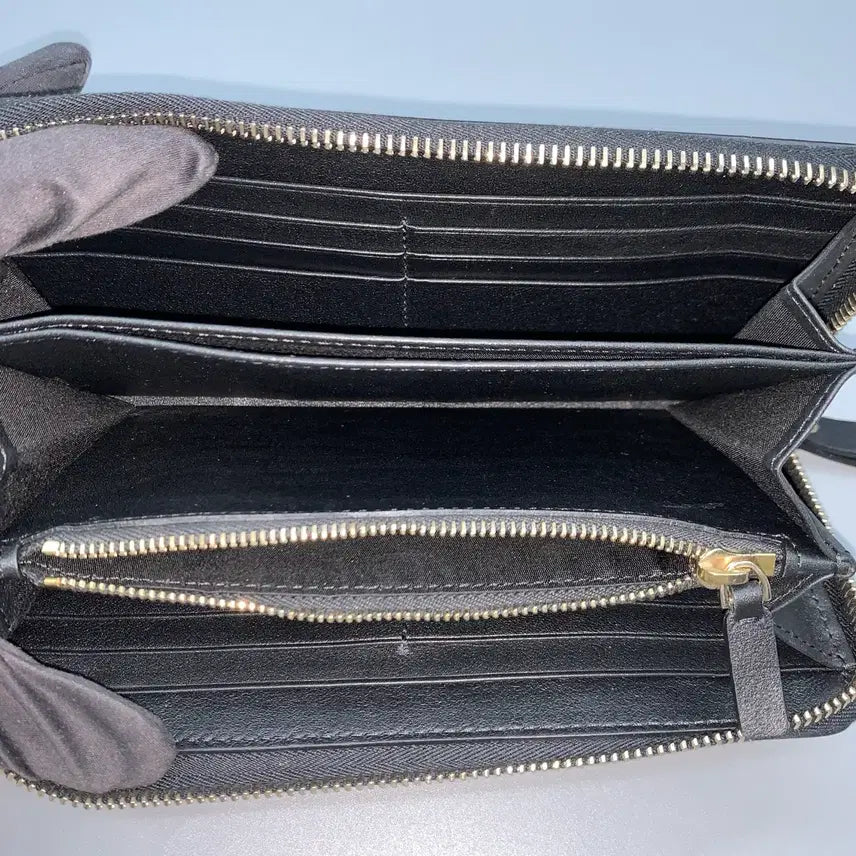 [BUNJANG] Valentino Garavani Rockstud Zip Long Wallet Black / 267000133 발렌티노 가바라니 락스터드 지퍼 장지갑 블랙