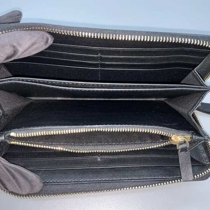 [BUNJANG] Valentino Garavani Rockstud Zip Long Wallet Black / 267000133 발렌티노 가바라니 락스터드 지퍼 장지갑 블랙