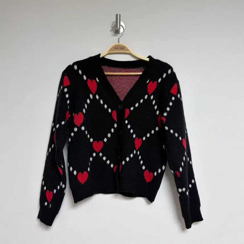 [SOLD OUT] 하트 패턴 블랙 가디건 + 블랙샤스커트