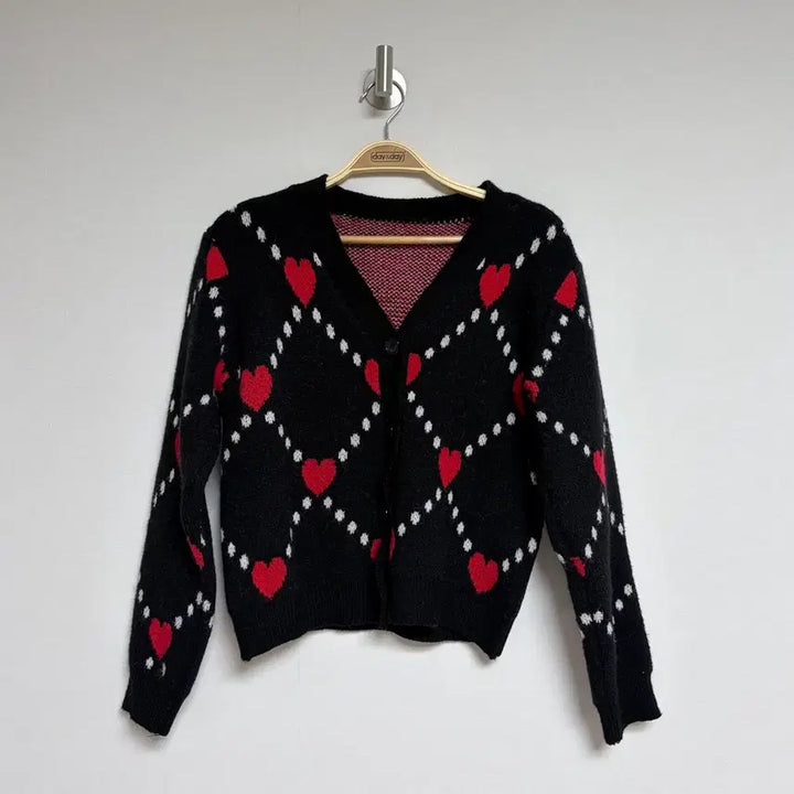 [SOLD OUT] 하트 패턴 블랙 가디건 + 블랙샤스커트
