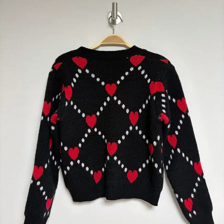 [SOLD OUT] 하트 패턴 블랙 가디건 + 블랙샤스커트