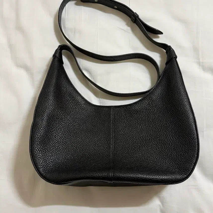 [BUNJANG] After Pray Crescent Mini Leather Bag / 애프터프레이 크레센트 미니 레더백