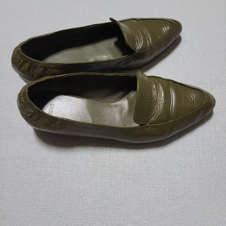 [BUNJANG] KUHO Olive Color Women's Loafers / 235 KUHO 쿠호 올리브색 여성 로퍼