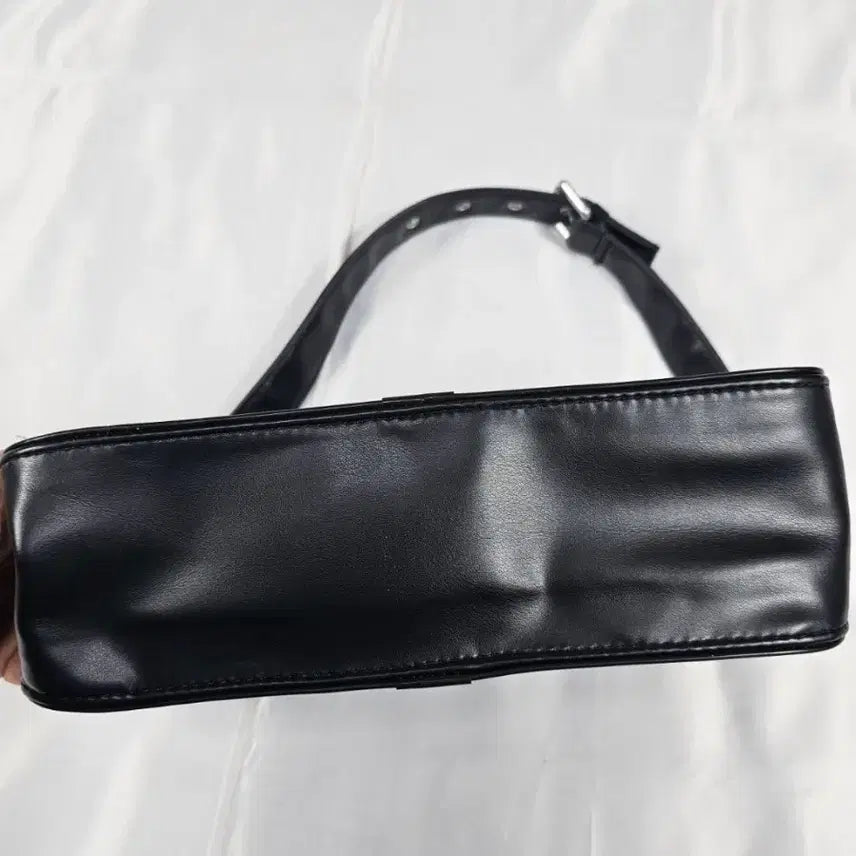 [SOLD OUT] 아디다스트레포일숄더백