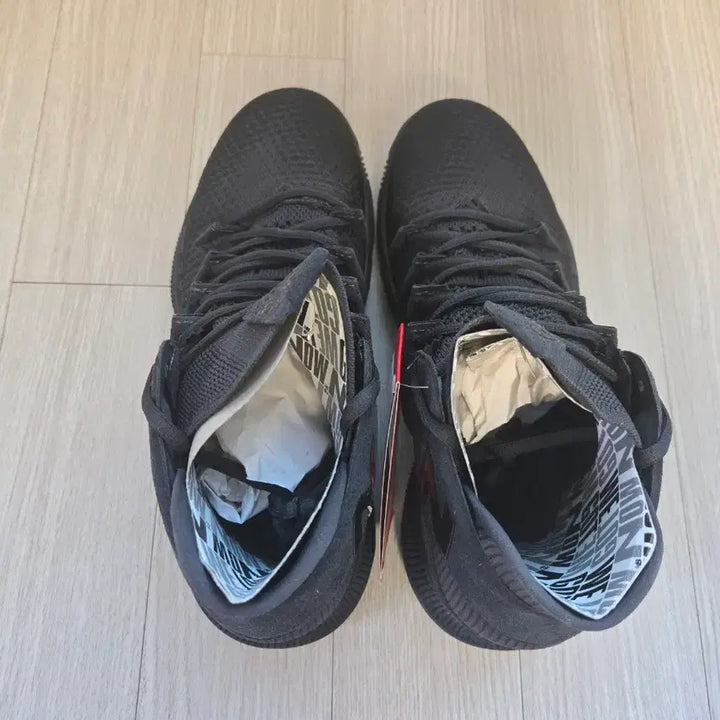 [SOLD OUT] 뉴발란스 농구화 270 새제품