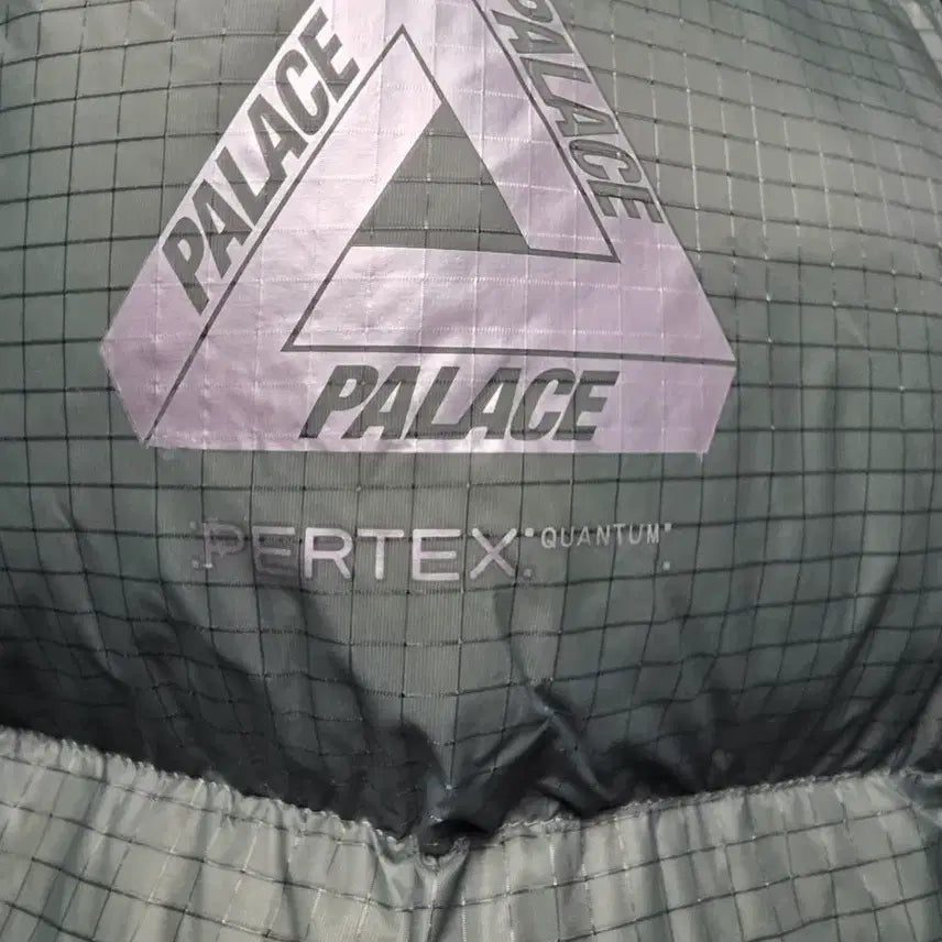 [BUNJANG] Palace Pertex Puffer Jacket Olive Green Large / 팔라스 퍼텍스 패딩 25fw  올리브 라지