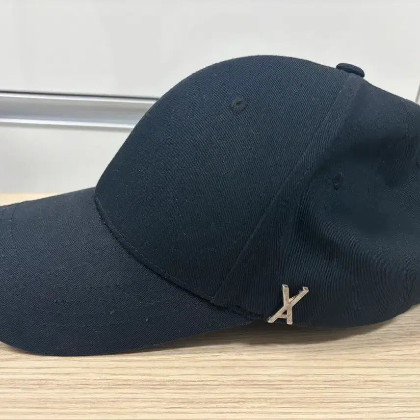 [SOLD OUT] VARZAR 스터드 로고 오버핏 볼캡 검정