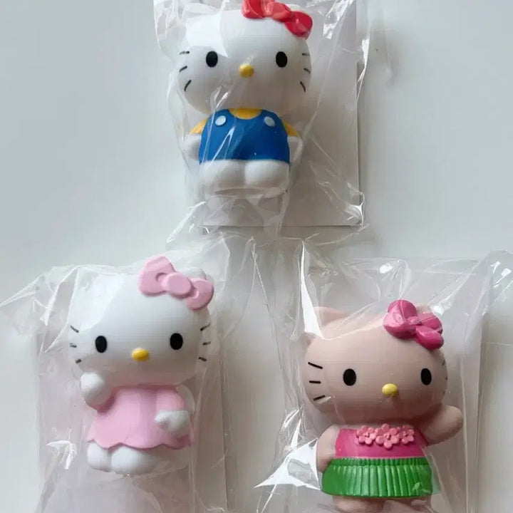 [SOLD OUT] (안전결제) 헬로키티 50주년 팝업 스토어 한정판 손가락 피규어 일괄