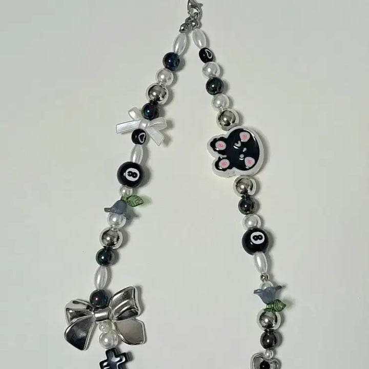 [BUNJANG] Black &amp; White Rabbit Bead Phone Charm / 비즈 핸드폰 키링 블랙&amp;화이트 토끼