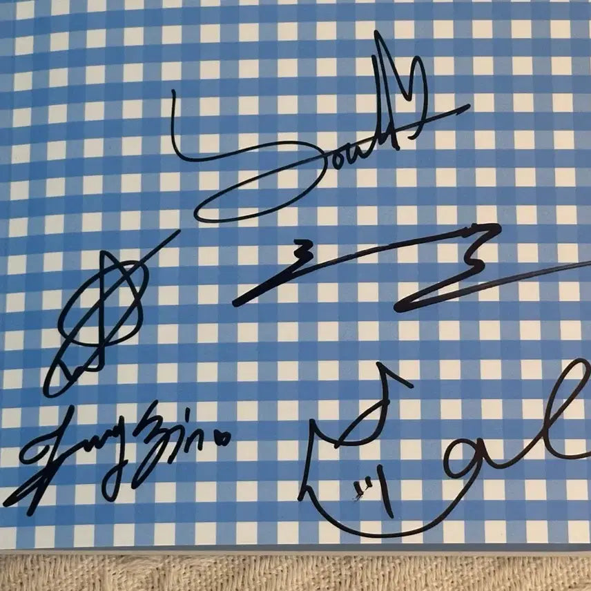 파우 POW 친필 싸인앨범