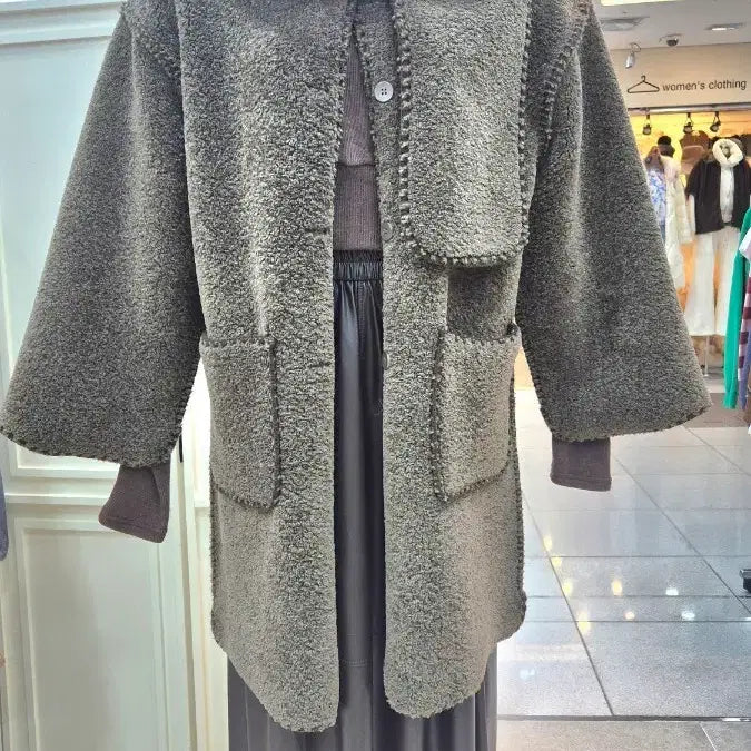 [BUNJANG] Unspecified Brand Long Boucle Coat / 잠실역 매장정리뽀글이 롱코트 40%세일 100,000원