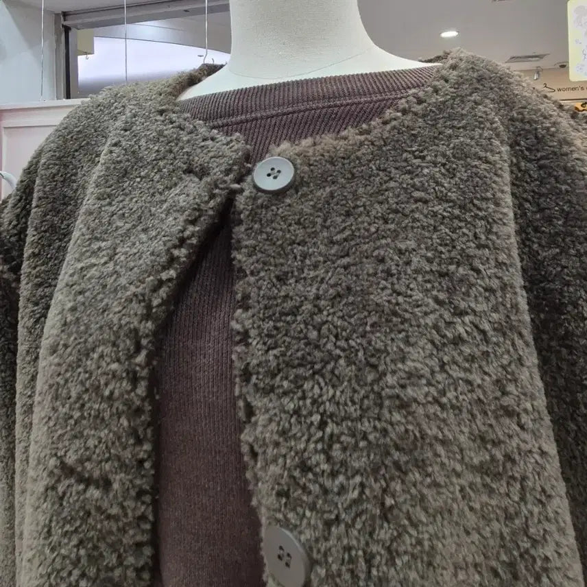 [BUNJANG] Unspecified Brand Long Boucle Coat / 잠실역 매장정리뽀글이 롱코트 40%세일 100,000원