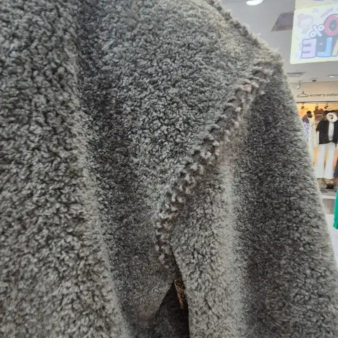 [BUNJANG] Unspecified Brand Long Boucle Coat / 잠실역 매장정리뽀글이 롱코트 40%세일 100,000원