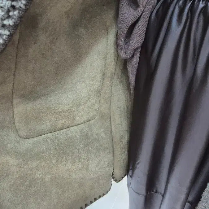[BUNJANG] Unspecified Brand Long Boucle Coat / 잠실역 매장정리뽀글이 롱코트 40%세일 100,000원