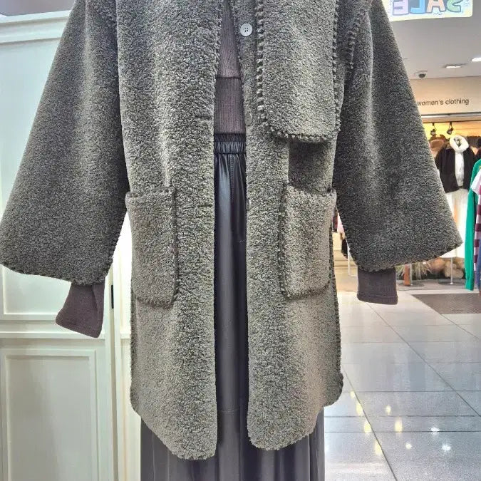[BUNJANG] Unspecified Brand Long Boucle Coat / 잠실역 매장정리뽀글이 롱코트 40%세일 100,000원