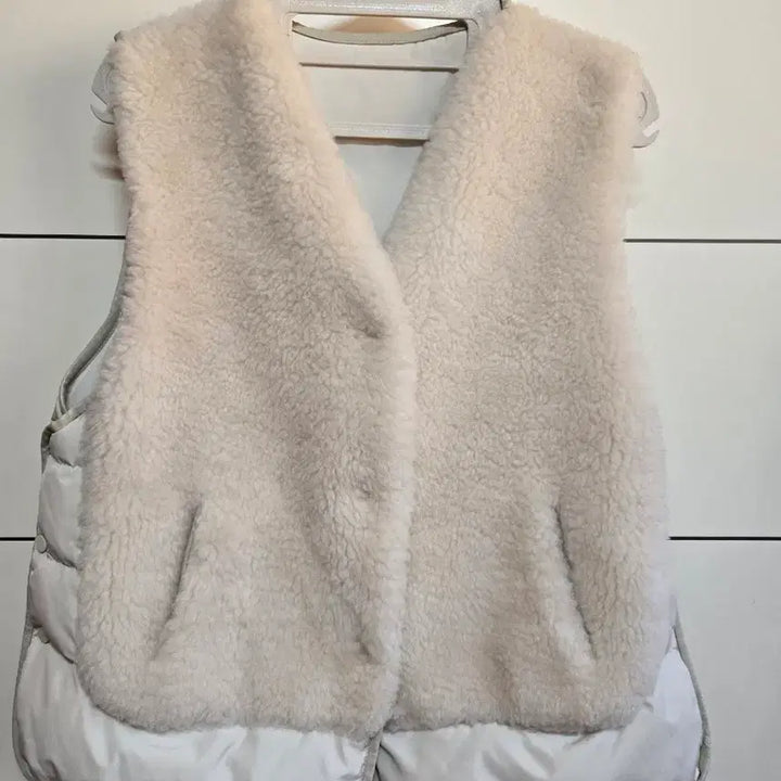 [BUNJANG] Park Choon Moo Wool Down Vest / 블랙 박춘무 양모 다운패딩 조끼(66사이즈)
