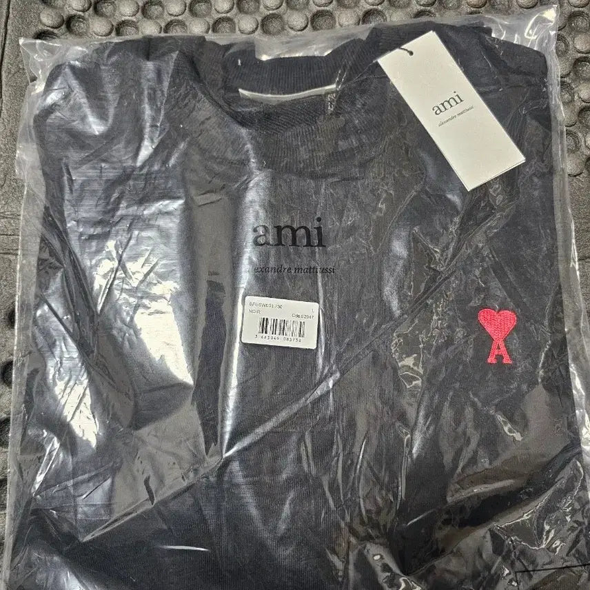 [SOLD OUT] 아미 스몰 하트 블랙 맨투맨 새상품L