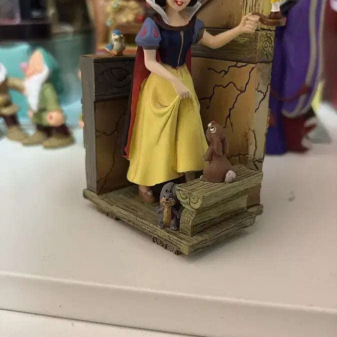 [BUNJANG] Disney Snow White Cottage Ornament / 디즈니 백설공주 오두막 오너먼트