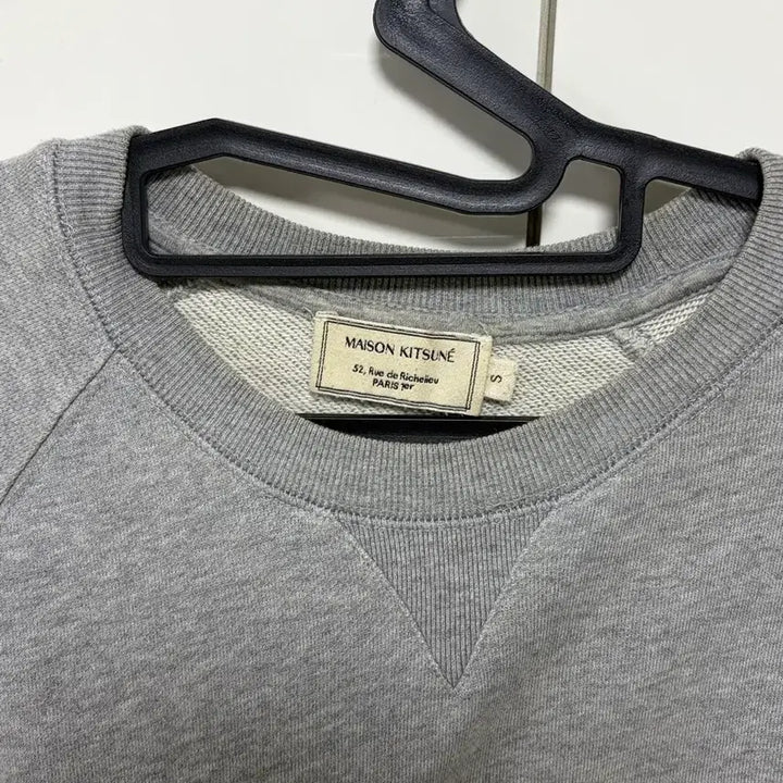 [BUNJANG] Maison Kitsune Parisian Gray Sweatshirt / 메종키츠네 파리지앵 맨투맨 그레이