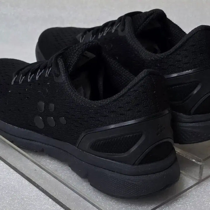 [BUNJANG] CRAFT V150 Engineered Running Shoes / [미사용] 크래프트 CRAFT V150 Engineered 러닝화 270