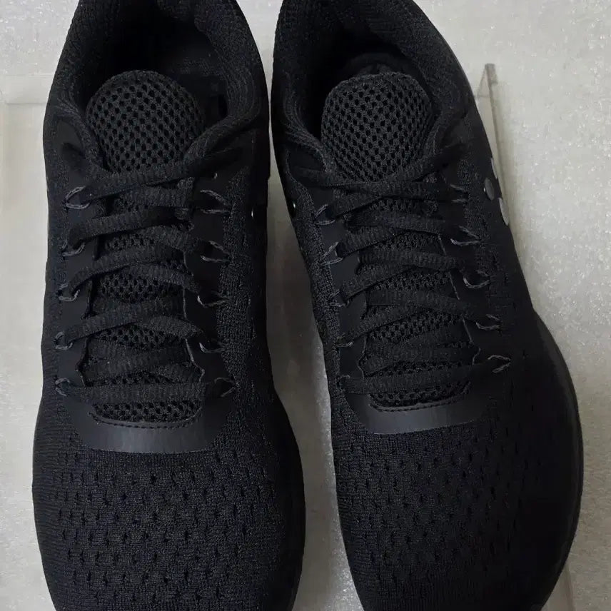 [BUNJANG] CRAFT V150 Engineered Running Shoes / [미사용] 크래프트 CRAFT V150 Engineered 러닝화 270