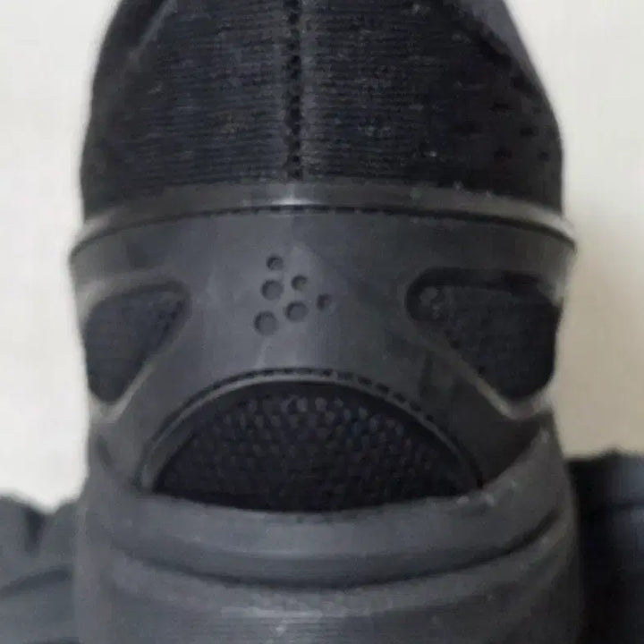 [BUNJANG] CRAFT V150 Engineered Running Shoes / [미사용] 크래프트 CRAFT V150 Engineered 러닝화 270