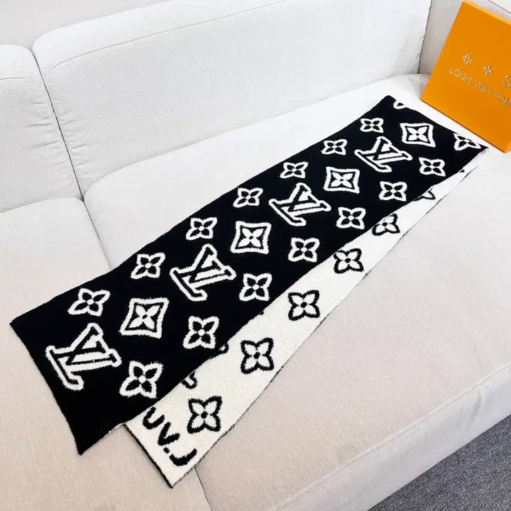 [BUNJANG] Louis Vuitton Monogram Black/White Muffler / 루이비통 LV 모노그램 블랙/화이트 머플러