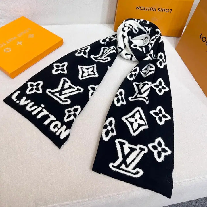 [BUNJANG] Louis Vuitton Monogram Black/White Muffler / 루이비통 LV 모노그램 블랙/화이트 머플러