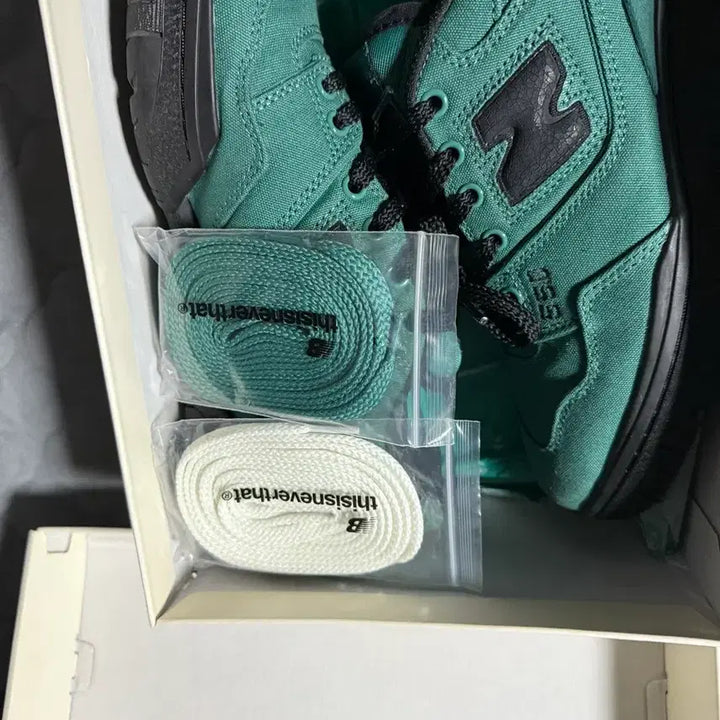 [BUNJANG] New Balance x Thisisneverthat 550 Green / 뉴발란스 X 디스이즈네버댓 550 그린 290