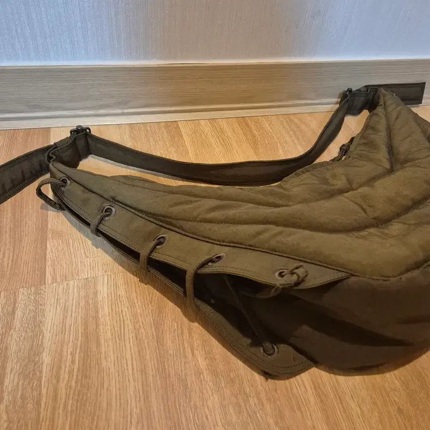 [BUNJANG] Lemaire Game Bag Medium Khaki / 르메르 게임백 미디움 카키