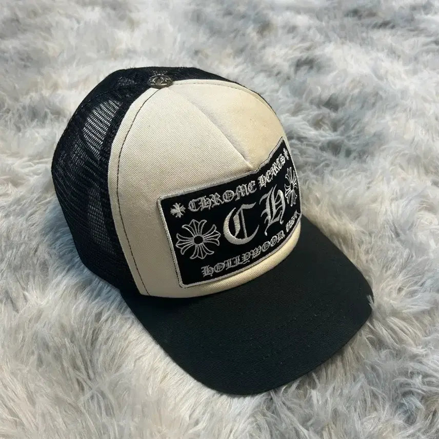 [SOLD OUT] 크롬하츠 트러커캡 화이트 블랙