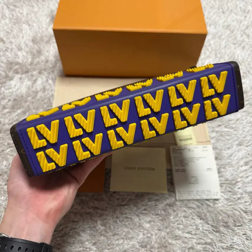 [BUNJANG] Monsta X Louis Vuitton Eclipse Monogram Pochette Voyage Clutch Bag / [ OS ] 루이비통 이클립스 모노그램 러버패치 포쉐트 보야주 클러치백