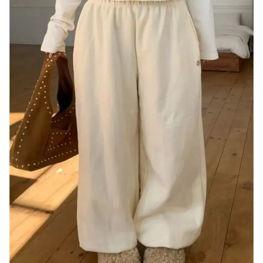 [BUNJANG] Daisy2L Herry Pendant Jogger Pants / 데이지투엘 헤리 펜던트 조거팬츠