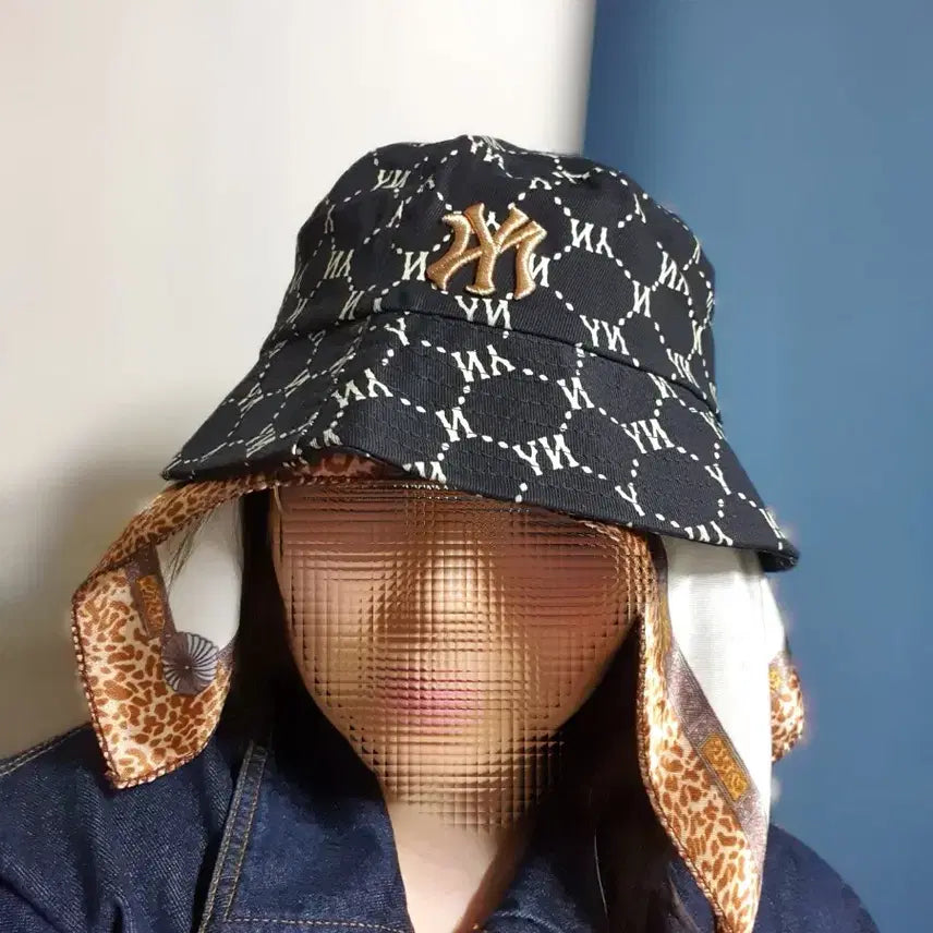 [BUNJANG] MLB Black Champagne Gold Lettering Bucket Hat / MLB 엠엘비 블랙 샴페인골드 레터링 벙거지 모자 버킷햇