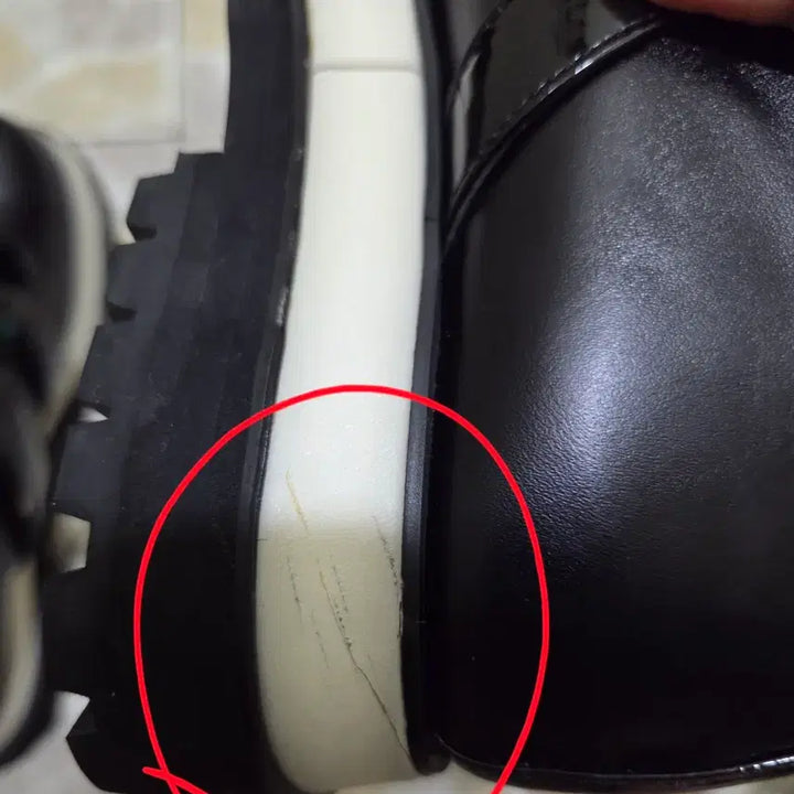 [BUNJANG] Lucky Chouette Mary Jane Platform Shoes / 럭키슈에뜨 블랙 메리제인 플랫폼 신발