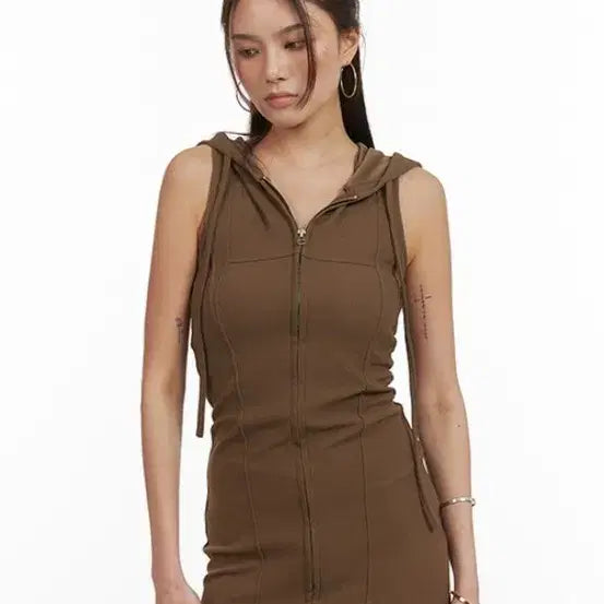 [BUNJANG] Mini Dress Brown / 클로즈클립 후드 슬리브리스 미니 원피스 브라운