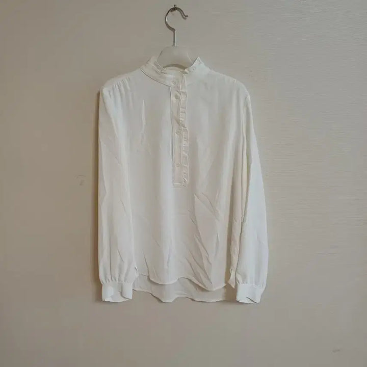 [BUNJANG] Sistina Ivory Frill Blouse / 미착용 시스티나 아이보리 프릴 블라우스 3만원에 판매합니다