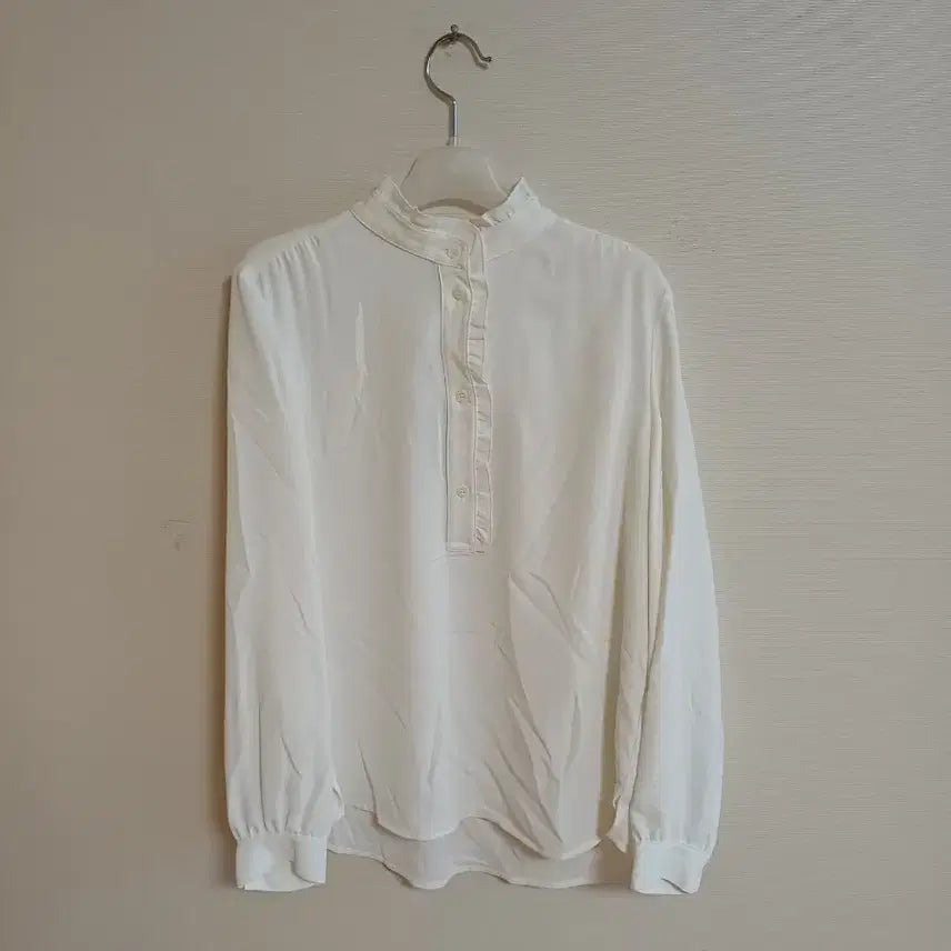 [BUNJANG] Sistina Ivory Frill Blouse / 미착용 시스티나 아이보리 프릴 블라우스 3만원에 판매합니다