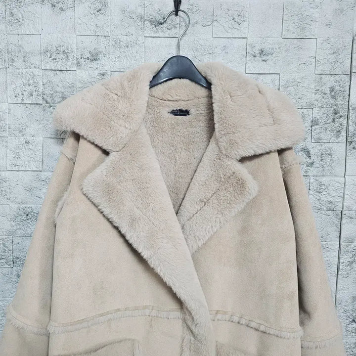 [BUNJANG] Double Coco J Faux Suede Coat / 더블코코제이 인조 무스탕 코트