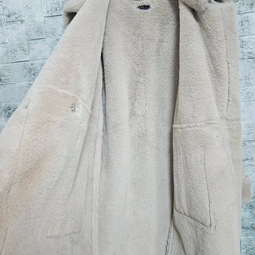 [BUNJANG] Double Coco J Faux Suede Coat / 더블코코제이 인조 무스탕 코트