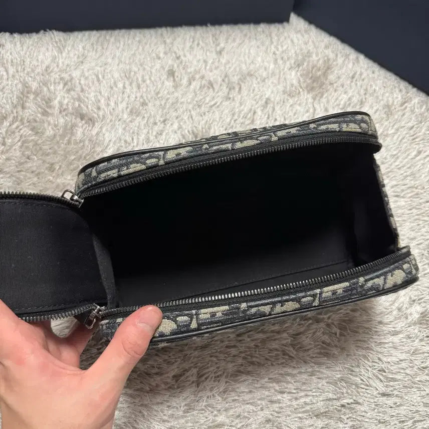 [BUNJANG] Dior Oblique Toiletries Clutch Bag Beige / [ OS ] 디올 오블리크 토일레트리 클러치백 베이지