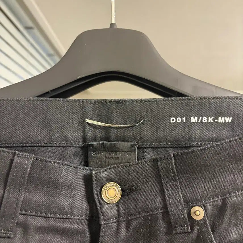 [BUNJANG] Saint Laurent 15SS Distressed Jeans (Black, Size 29) / 생로랑 15ss 밑단디스진 블랙 29사이즈