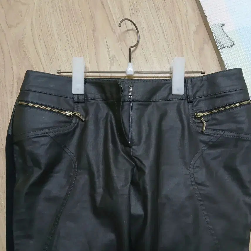 [BUNJANG] BLU PEPE Black Leatherette Slim Fit Pants / 블루페페 블랙 레자 배색 슬림핏 바지