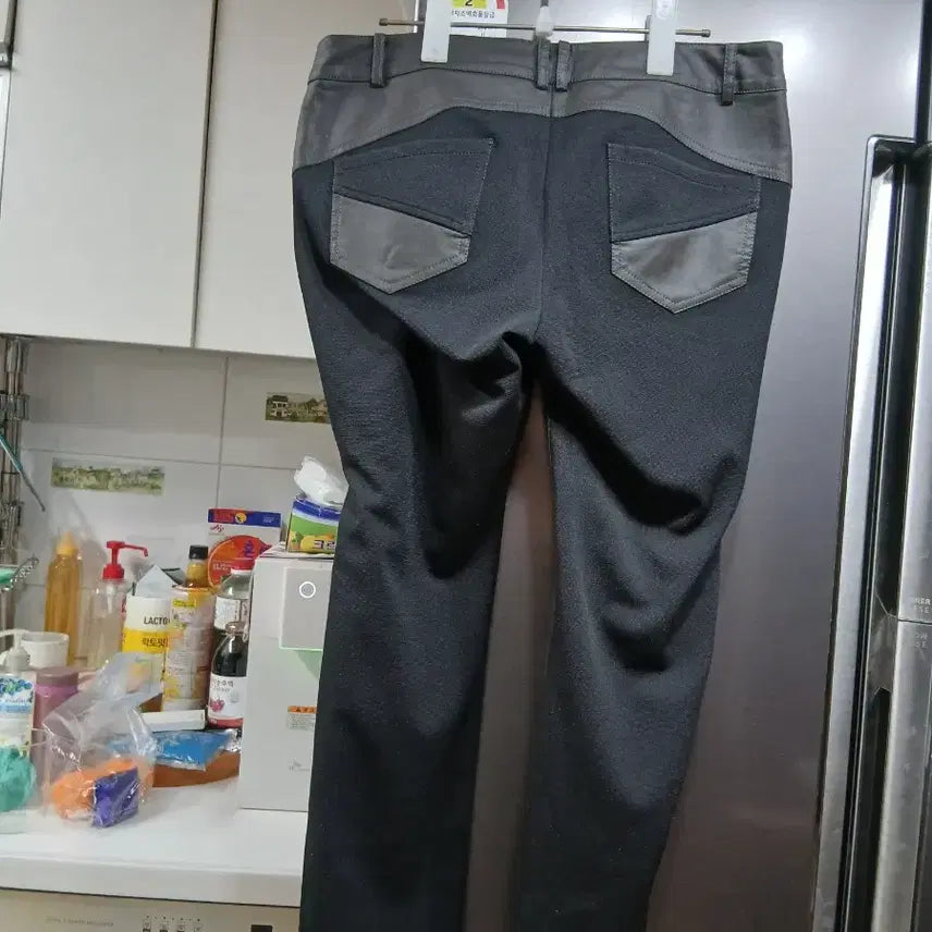 [BUNJANG] BLU PEPE Black Leatherette Slim Fit Pants / 블루페페 블랙 레자 배색 슬림핏 바지