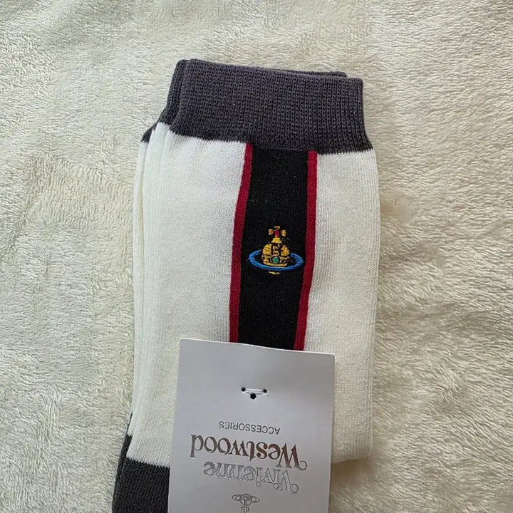 [SOLD OUT] 비비안웨스트우드양말 컬러풀