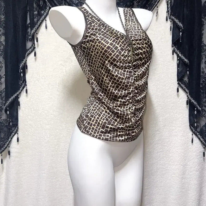 [BUNJANG] Oriental Onegal Brown Pattern Sleeveless Top / 오리엔탈 오네갸루 브라운 패턴 슬리브리스 나시 다이아깔 섹시 핀터 y2k